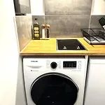 A Cozy Parisian Apartment Close To Eiffel Tower