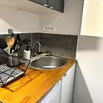 A Cozy Parisian Apartment Close To Eiffel Tower