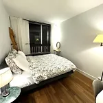 A Cozy Parisian Apartment Close To Eiffel Tower